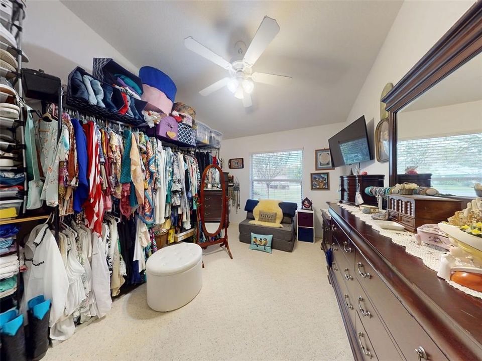 For Sale: $274,900 (3 beds, 2 baths, 1462 Square Feet)