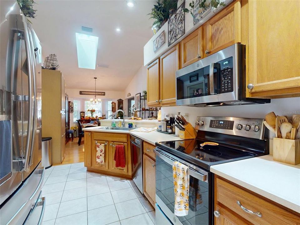 For Sale: $274,900 (3 beds, 2 baths, 1462 Square Feet)