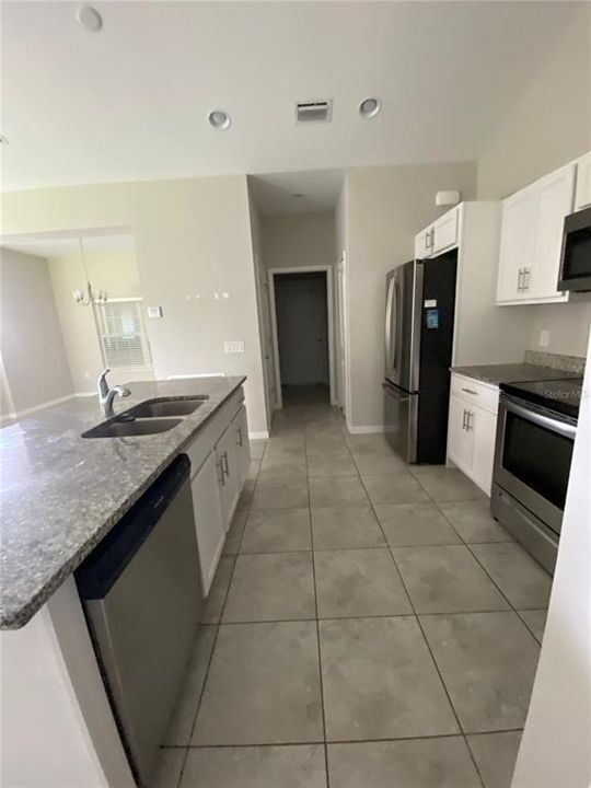 For Rent: $1,795 (3 beds, 2 baths, 1574 Square Feet)