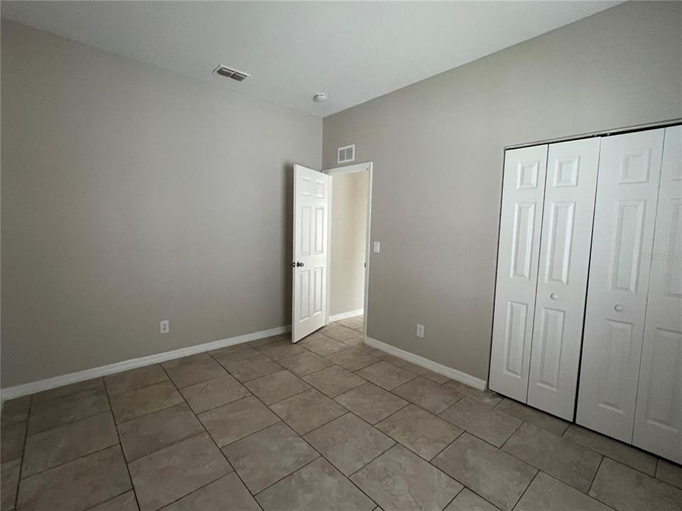 合同活跃: $335,000 (3 贝兹, 2 浴室, 1160 平方英尺)