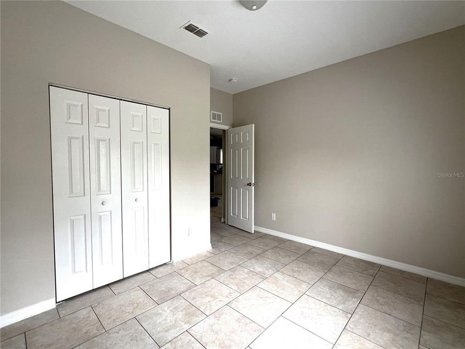 合同活跃: $335,000 (3 贝兹, 2 浴室, 1160 平方英尺)