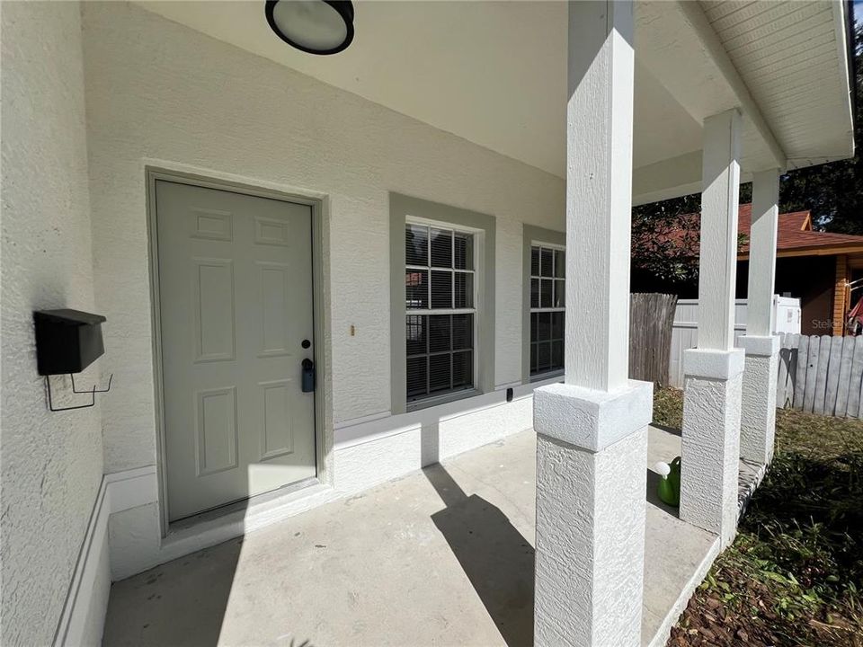 合同活跃: $335,000 (3 贝兹, 2 浴室, 1160 平方英尺)