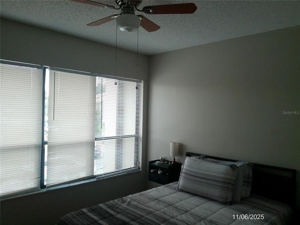 Active With Contract: $190,000 (2 beds, 1 baths, 1084 Square Feet)