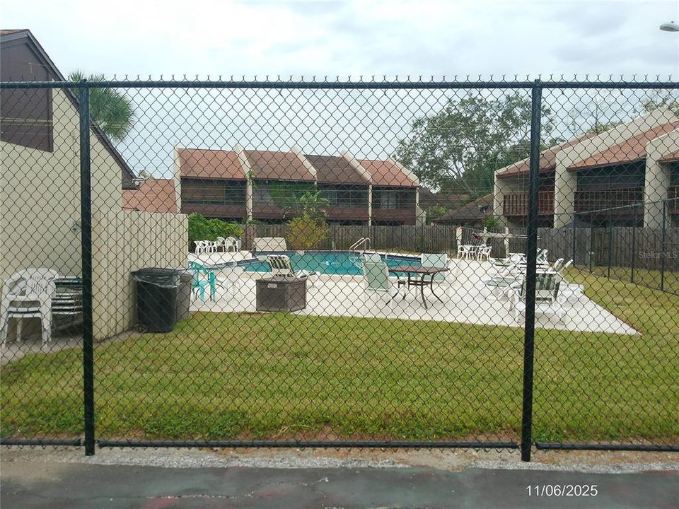 Active With Contract: $190,000 (2 beds, 1 baths, 1084 Square Feet)