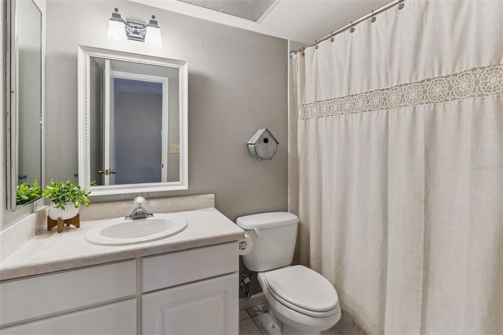 待售: $109,000 (2 贝兹, 2 浴室, 1120 平方英尺)