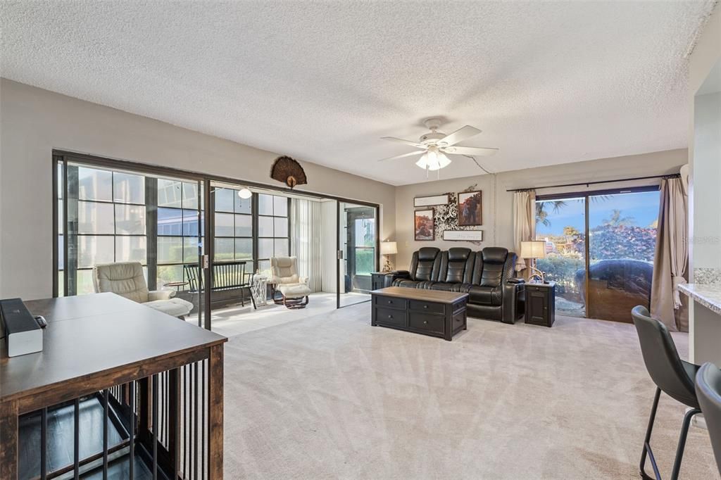 待售: $109,000 (2 贝兹, 2 浴室, 1120 平方英尺)