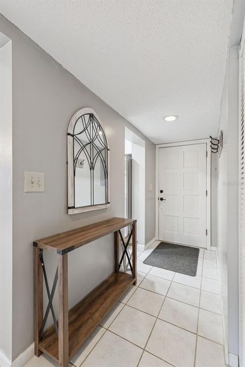 待售: $109,000 (2 贝兹, 2 浴室, 1120 平方英尺)