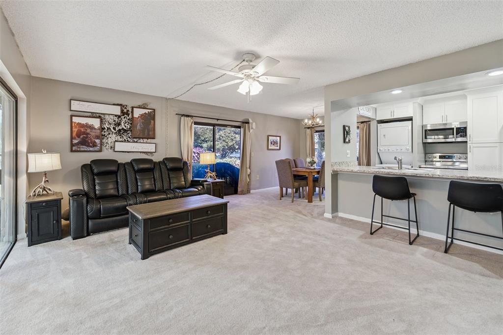 待售: $109,000 (2 贝兹, 2 浴室, 1120 平方英尺)