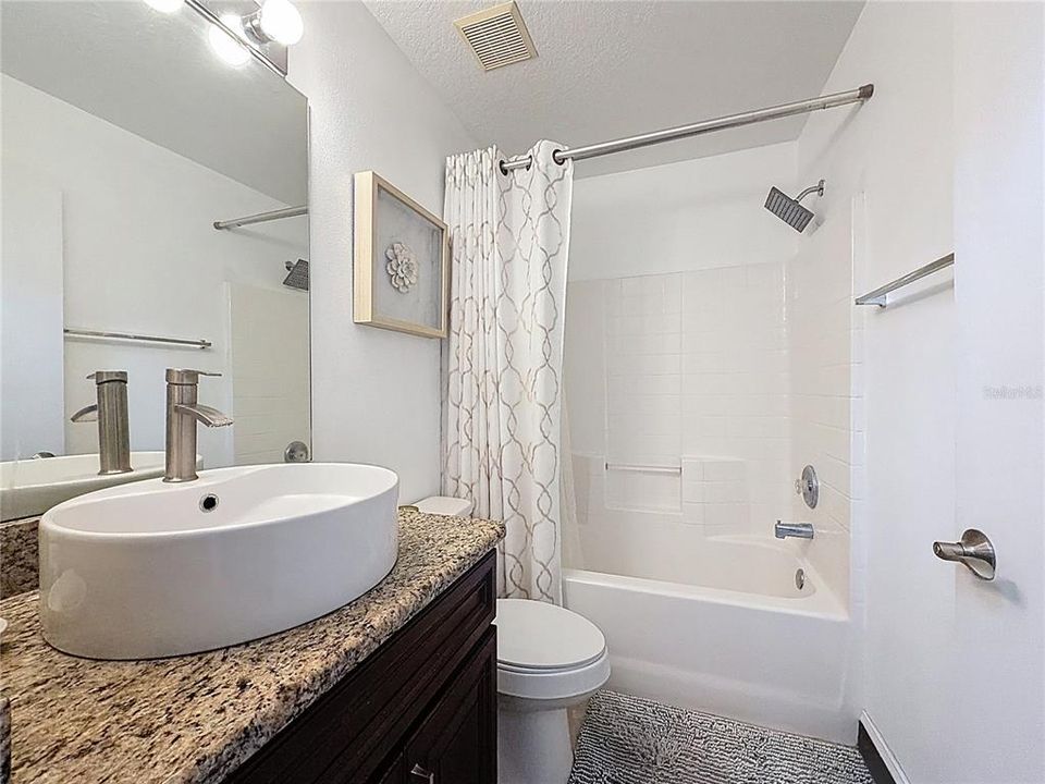 Под контрактом: $360,000 (3 спален, 2 ванн, 1571 Квадратных фут)