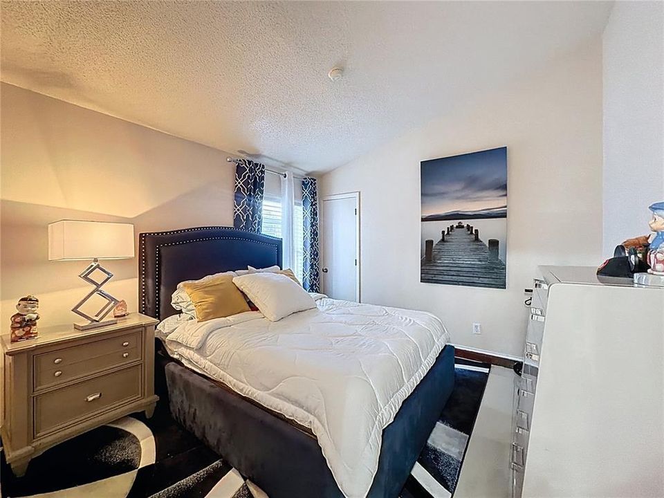 Под контрактом: $360,000 (3 спален, 2 ванн, 1571 Квадратных фут)