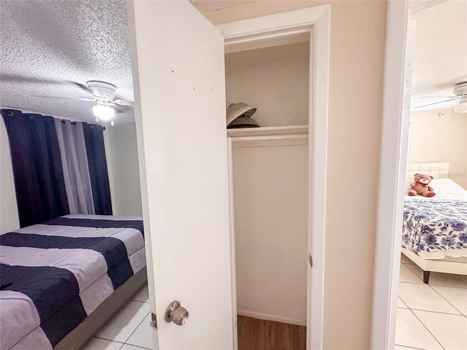 For Sale: $199,900 (2 beds, 2 baths, 928 Square Feet)