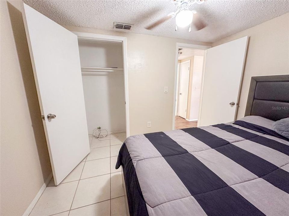 For Sale: $199,900 (2 beds, 2 baths, 928 Square Feet)