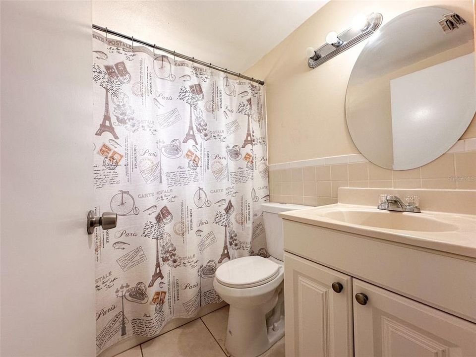 For Sale: $199,900 (2 beds, 2 baths, 928 Square Feet)