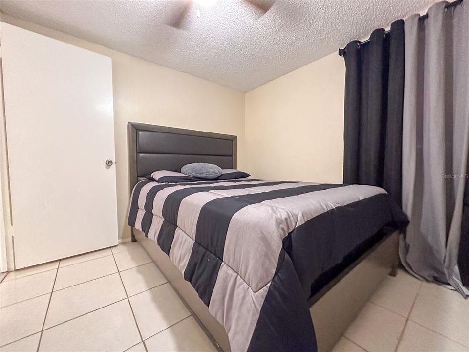 For Sale: $199,900 (2 beds, 2 baths, 928 Square Feet)