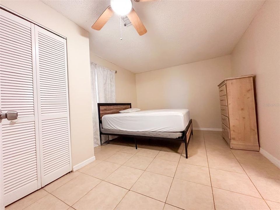 For Sale: $199,900 (2 beds, 2 baths, 928 Square Feet)