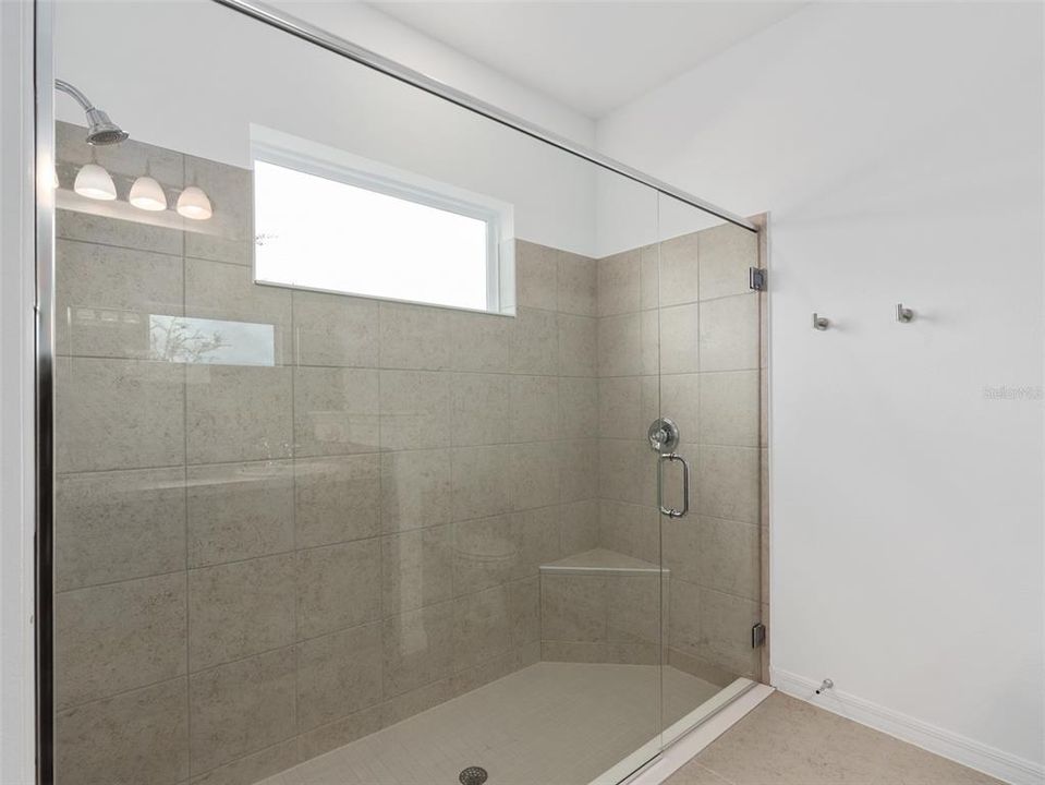 待售: $470,000 (4 贝兹, 3 浴室, 2211 平方英尺)