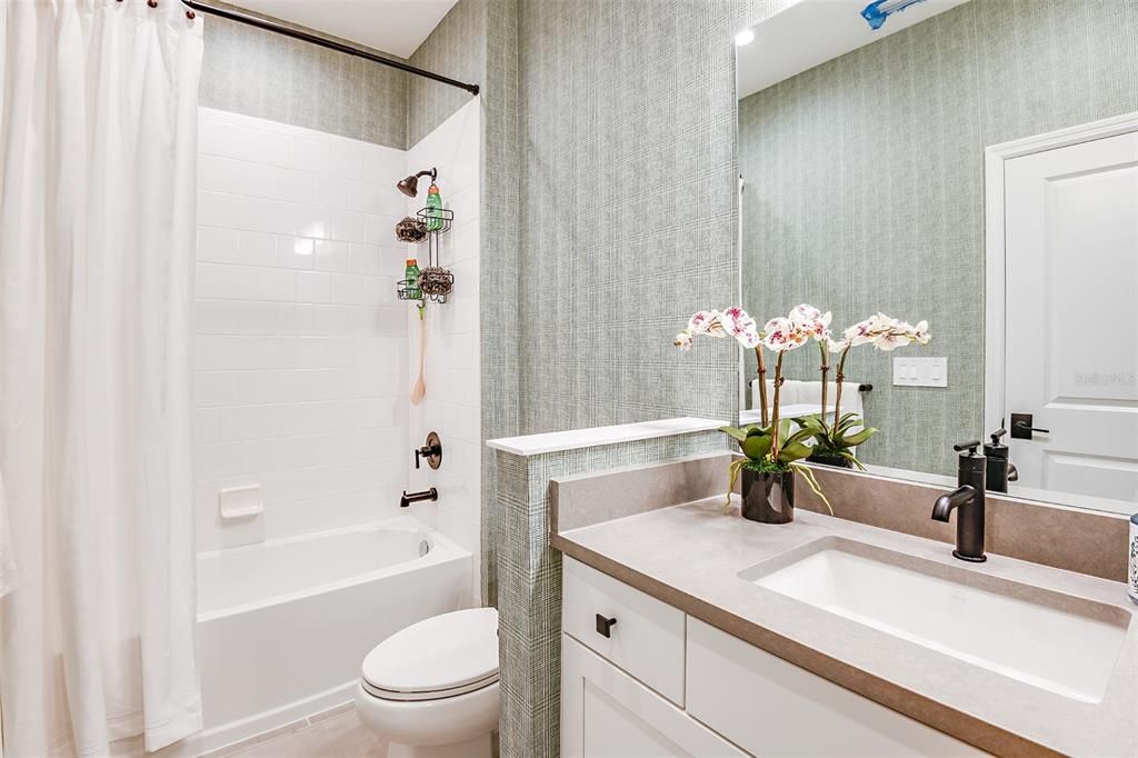 Active With Contract: $439,990 (2 beds, 2 baths, 1433 Square Feet)