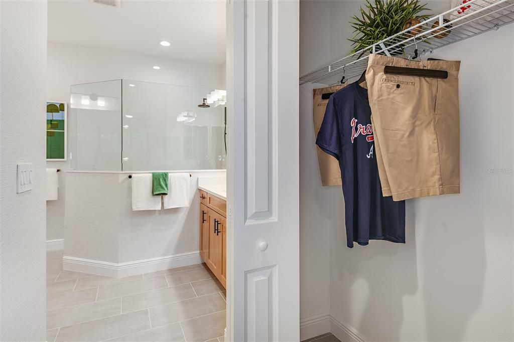 Active With Contract: $439,990 (2 beds, 2 baths, 1433 Square Feet)