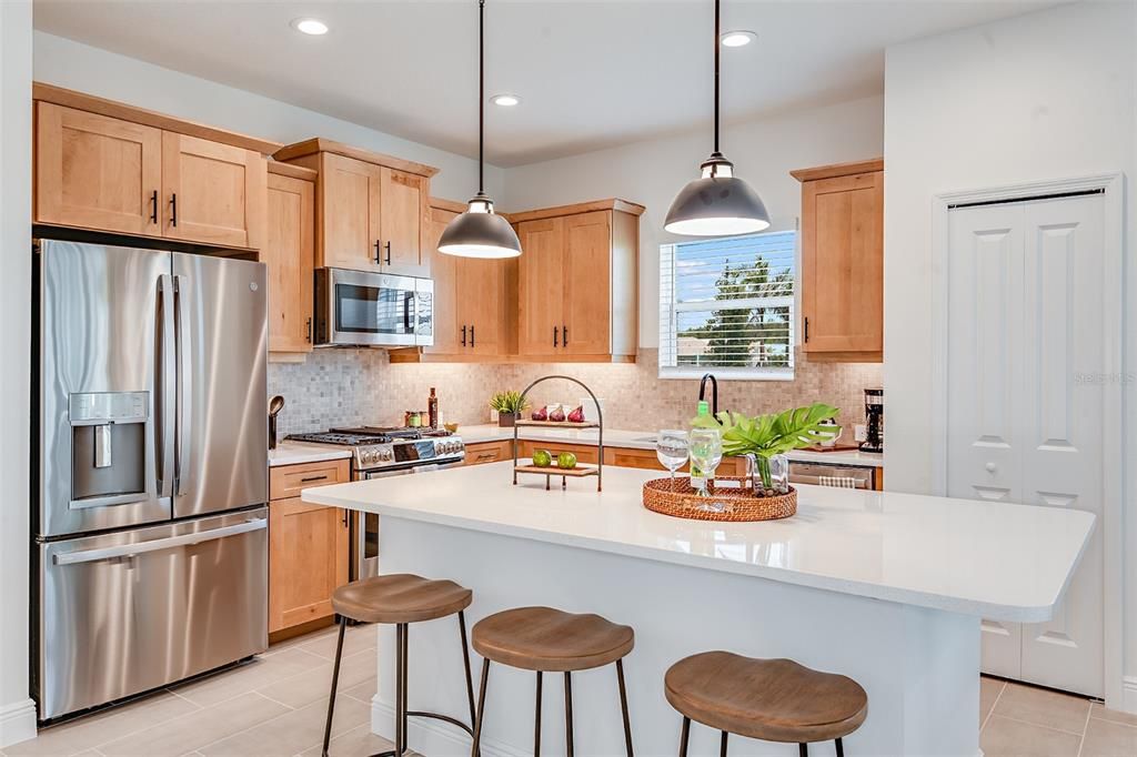 Active With Contract: $439,990 (2 beds, 2 baths, 1433 Square Feet)