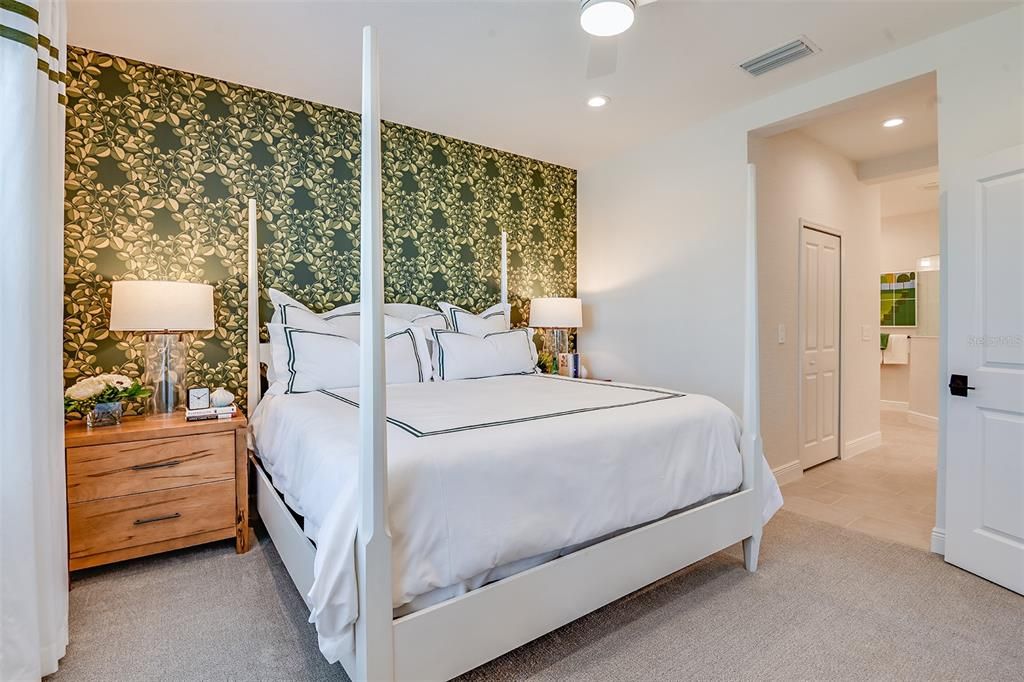 Active With Contract: $439,990 (2 beds, 2 baths, 1433 Square Feet)