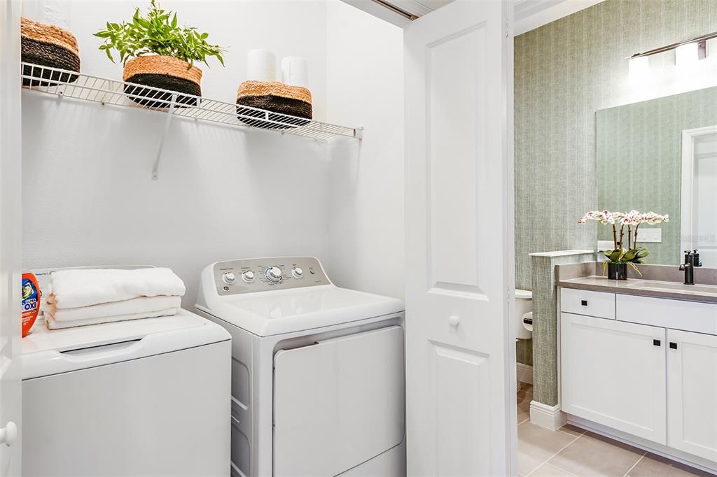 Active With Contract: $439,990 (2 beds, 2 baths, 1433 Square Feet)