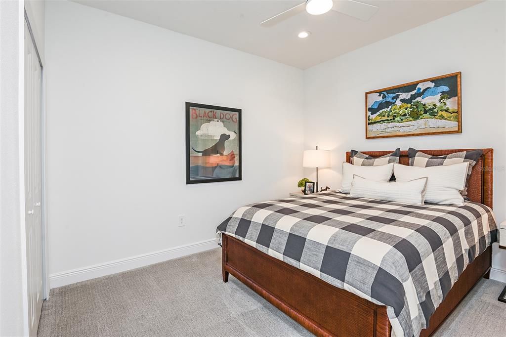 Active With Contract: $439,990 (2 beds, 2 baths, 1433 Square Feet)