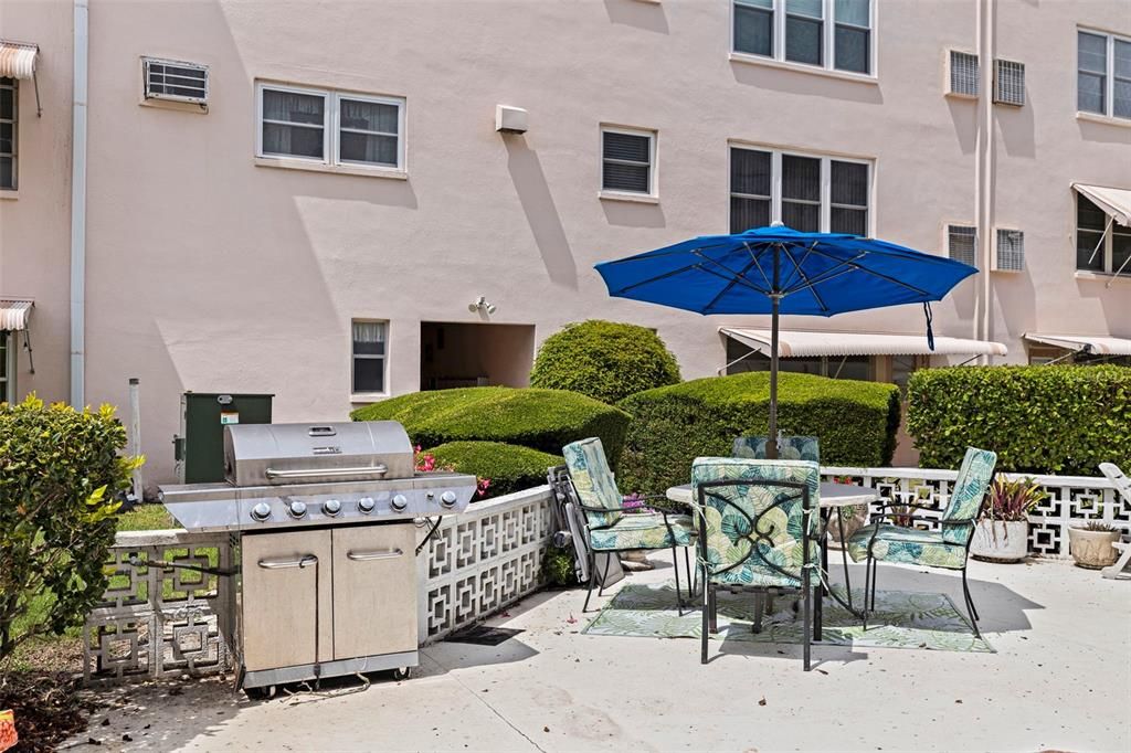 待售: $119,000 (1 贝兹, 1 浴室, 870 平方英尺)