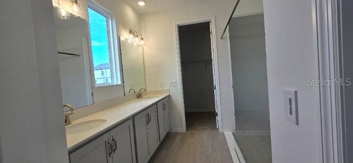 For Sale: $499,990 (4 beds, 2 baths, 2009 Square Feet)