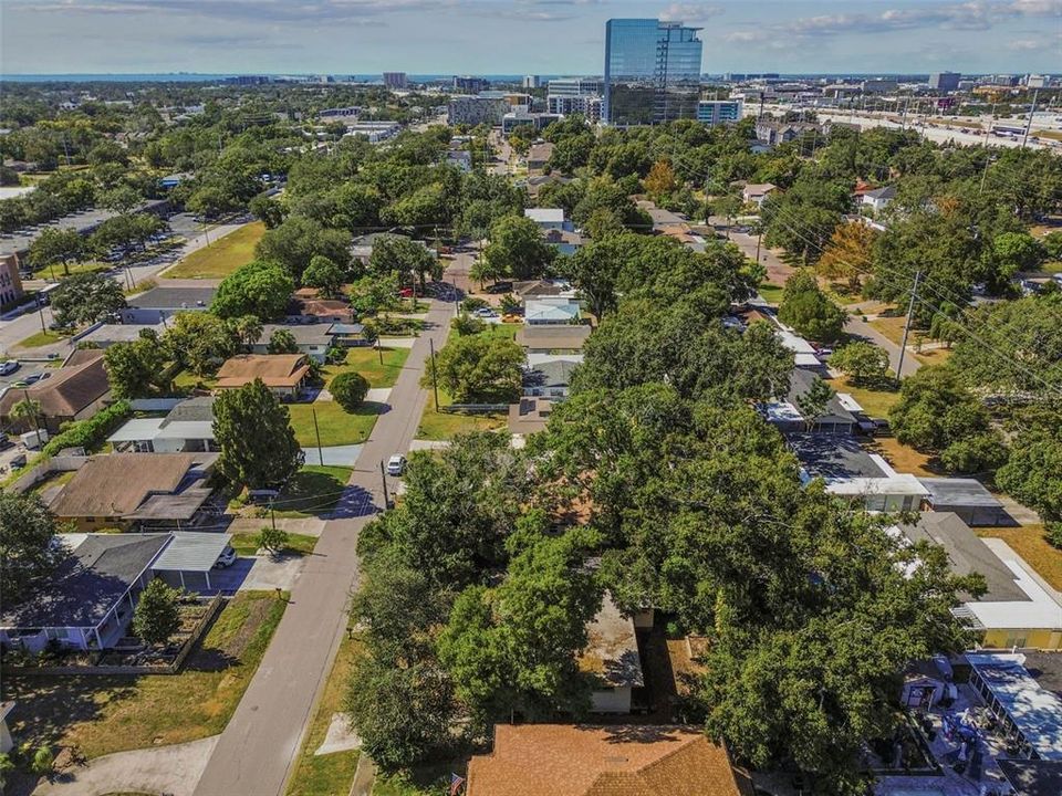 合同活跃: $385,000 (2 贝兹, 1 浴室, 1278 平方英尺)