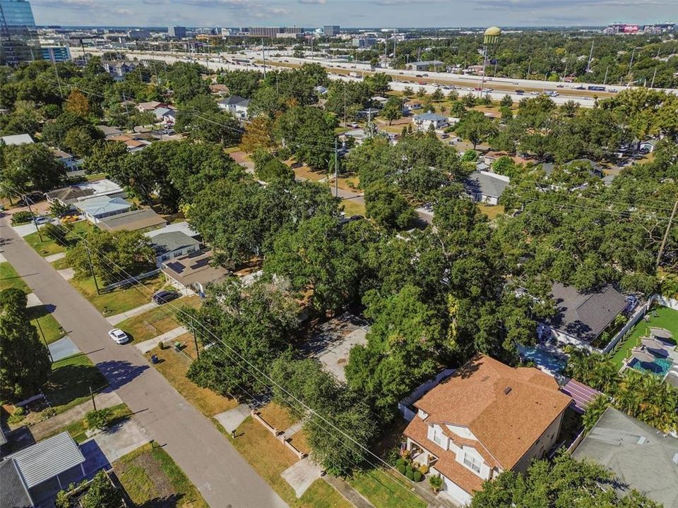 合同活跃: $385,000 (2 贝兹, 1 浴室, 1278 平方英尺)