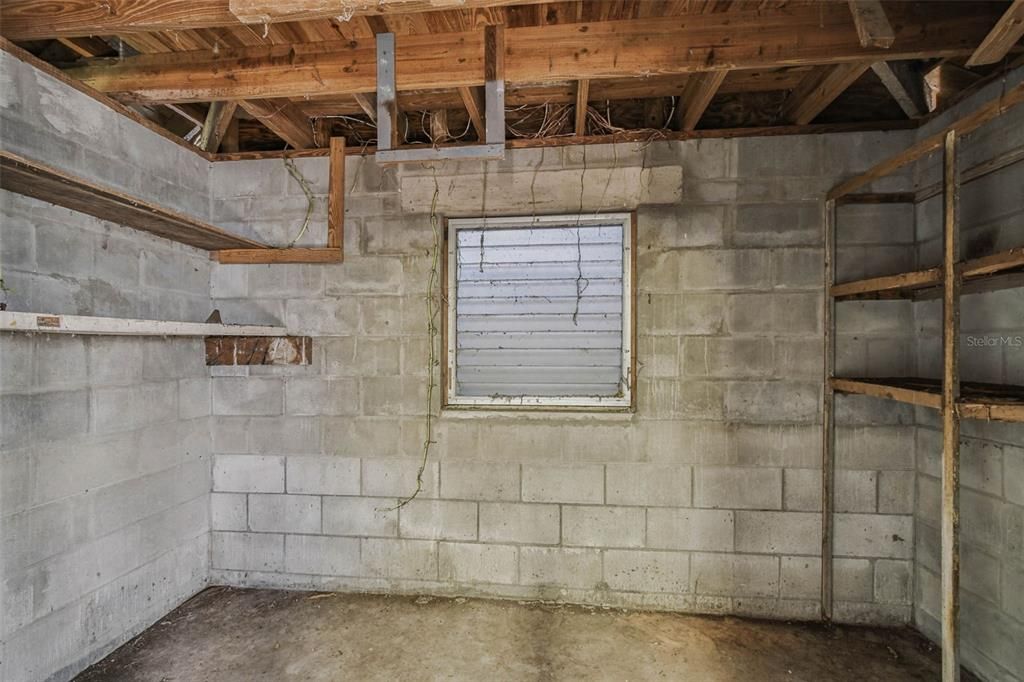 合同活跃: $385,000 (2 贝兹, 1 浴室, 1278 平方英尺)