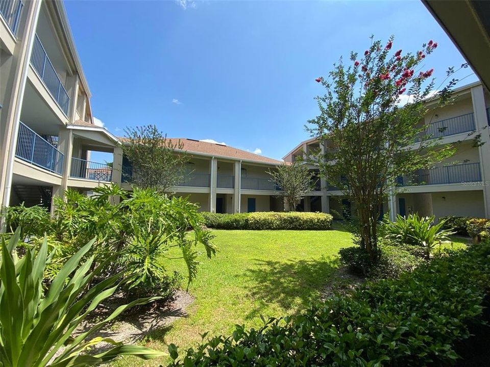 For Sale: $159,900 (1 beds, 1 baths, 842 Square Feet)