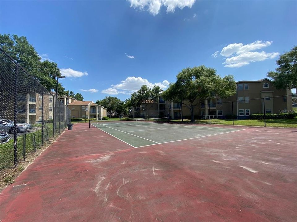 For Sale: $159,900 (1 beds, 1 baths, 842 Square Feet)