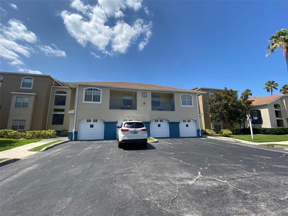 For Sale: $159,900 (1 beds, 1 baths, 842 Square Feet)