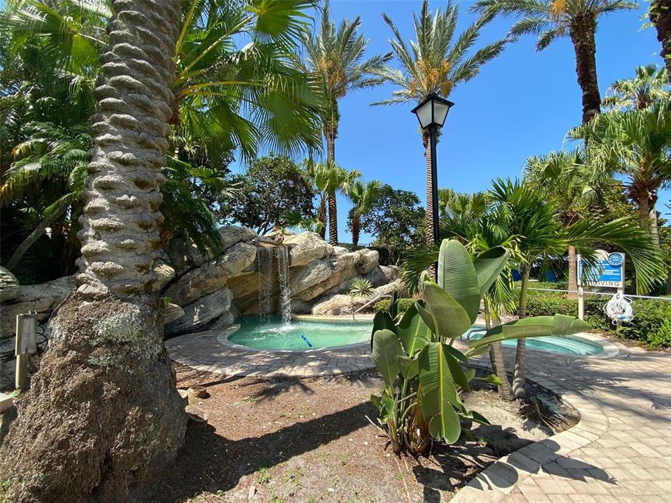 For Sale: $159,900 (1 beds, 1 baths, 842 Square Feet)