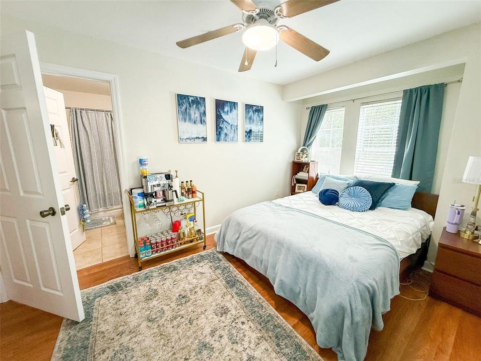 Activo con contrato: $332,000 (4 camas, 4 baños, 1410 Pies cuadrados)