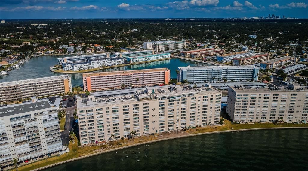 Под контрактом: $225,000 (1 спален, 1 ванн, 1170 Квадратных фут)