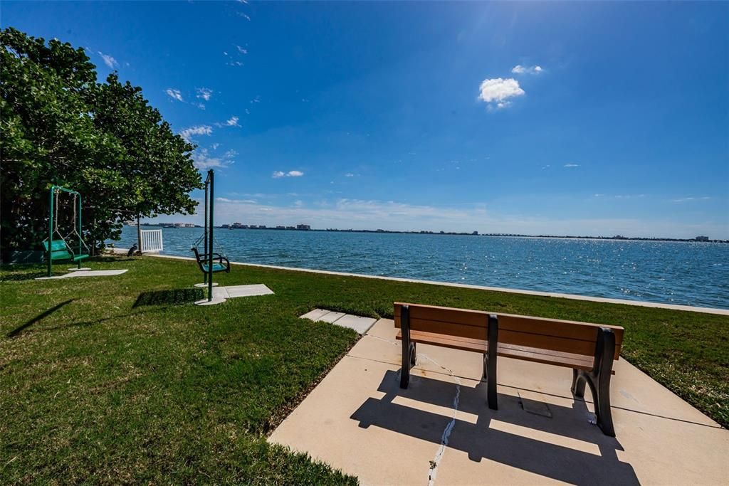 Под контрактом: $225,000 (1 спален, 1 ванн, 1170 Квадратных фут)