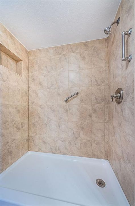 Под контрактом: $225,000 (1 спален, 1 ванн, 1170 Квадратных фут)