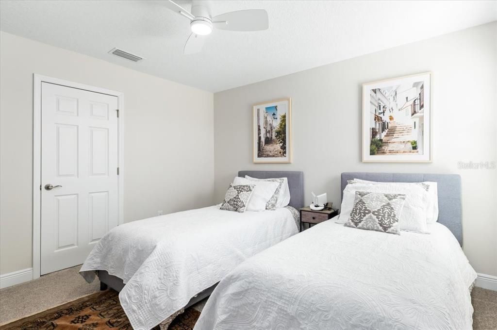 For Rent: $5,500 (5 beds, 3 baths, 3381 Square Feet)