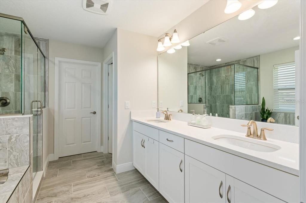 For Rent: $5,500 (5 beds, 3 baths, 3381 Square Feet)