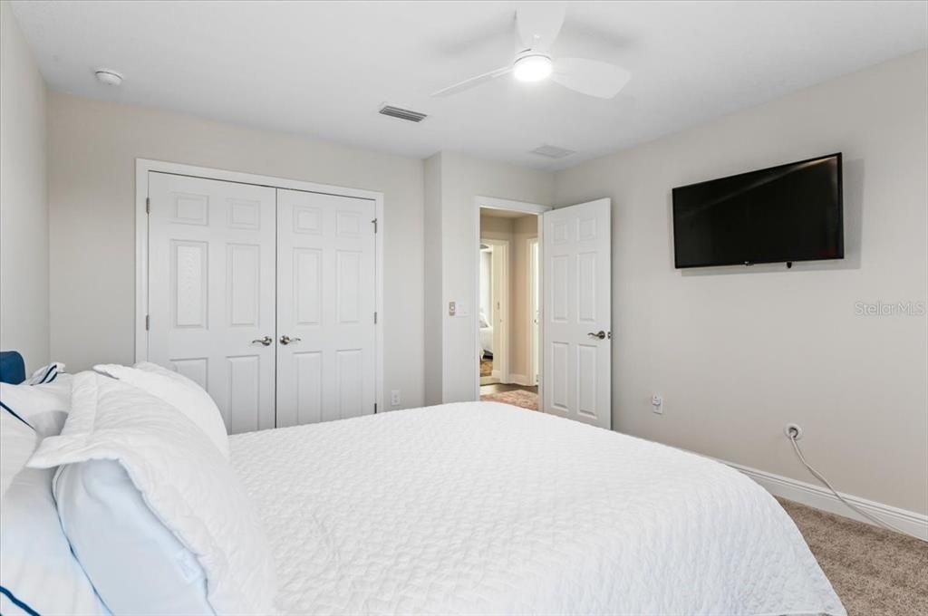 For Rent: $5,500 (5 beds, 3 baths, 3381 Square Feet)