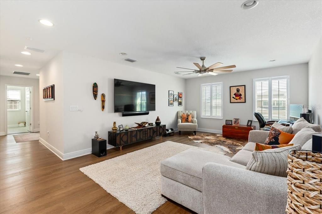 For Rent: $5,500 (5 beds, 3 baths, 3381 Square Feet)