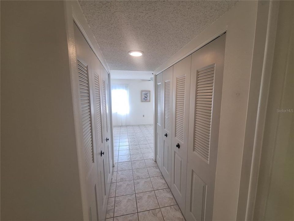 На продажу: $119,000 (2 спален, 1 ванн, 1114 Квадратных фут)