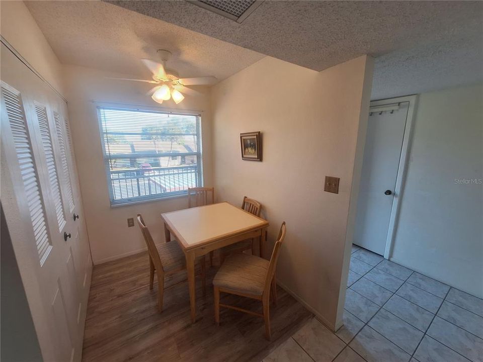 На продажу: $119,000 (2 спален, 1 ванн, 1114 Квадратных фут)