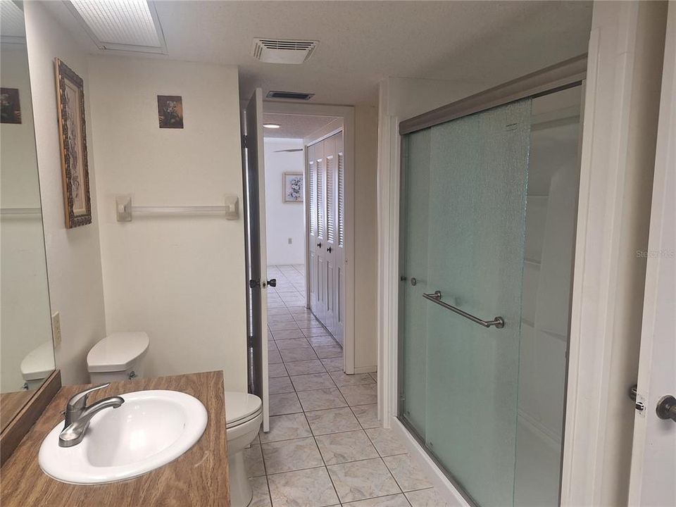 На продажу: $119,000 (2 спален, 1 ванн, 1114 Квадратных фут)