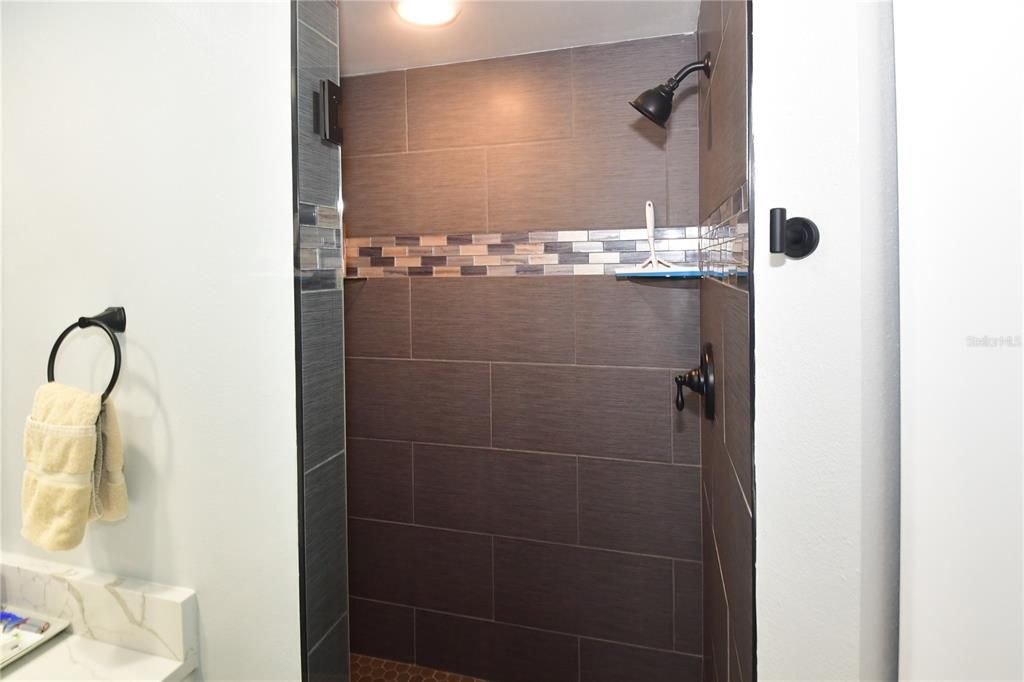 En Venta: $365,000 (2 camas, 2 baños, 1215 Pies cuadrados)