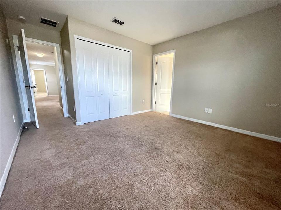 合同活跃: $2,650 (4 贝兹, 3 浴室, 2523 平方英尺)