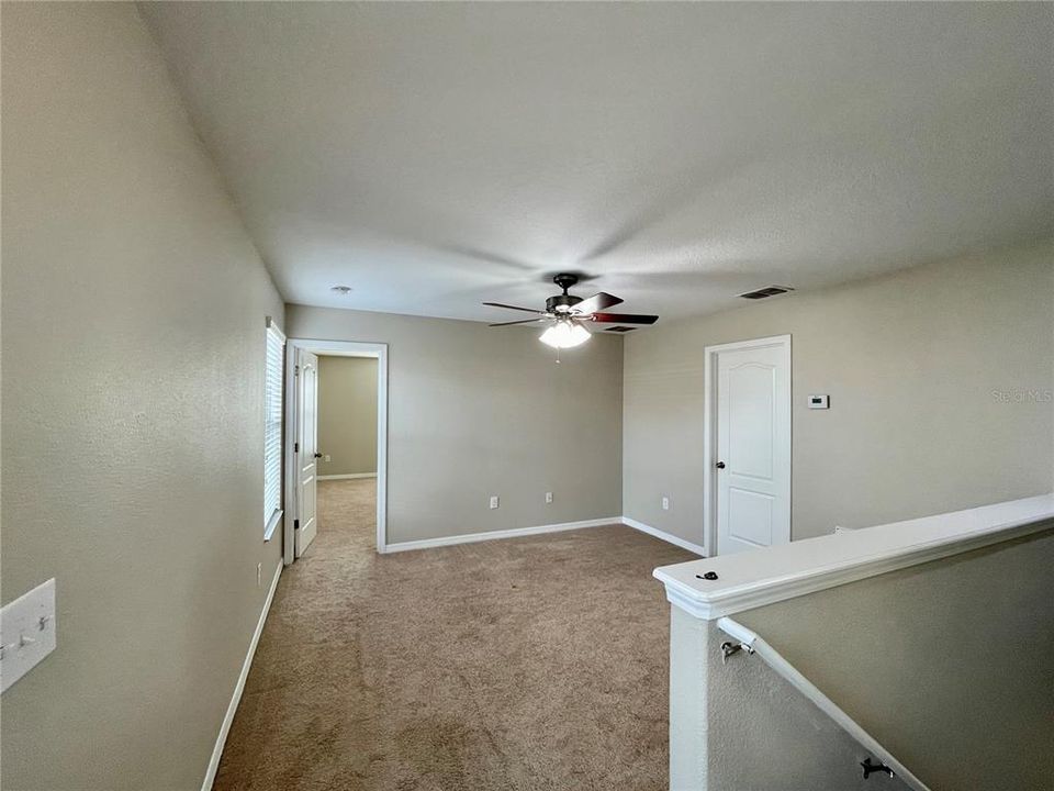 合同活跃: $2,650 (4 贝兹, 3 浴室, 2523 平方英尺)