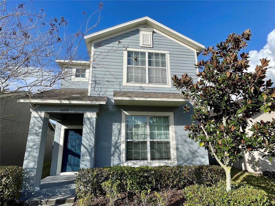 合同活跃: $2,650 (4 贝兹, 3 浴室, 2523 平方英尺)